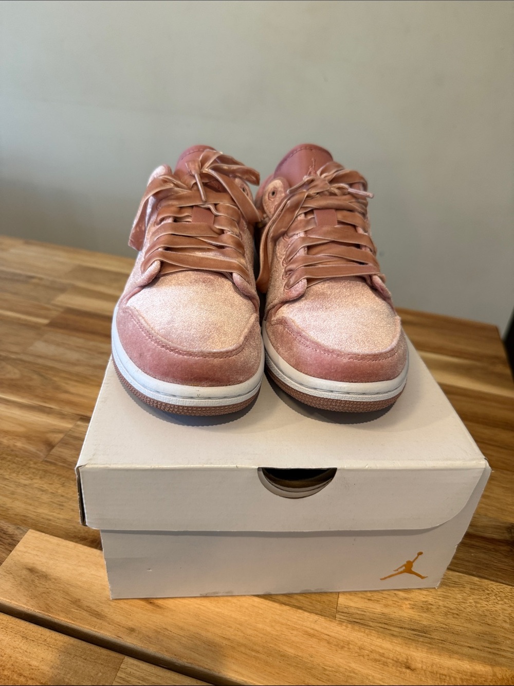 WMNS AIR JORDAN 1 LOW SE